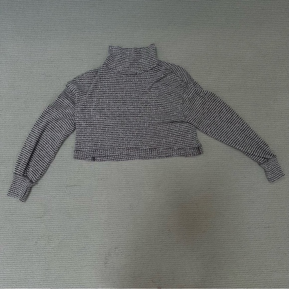 Free People BK Wine Red and White Turtleneck Long Sleeve Top - Size Small, EUC - Picture 4 of 6